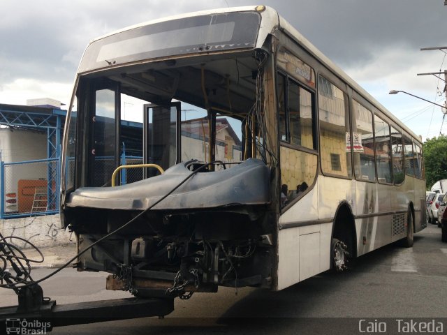 Sucata e Desmanches 7731 na cidade de Osasco, São Paulo, Brasil, por Caio  Takeda. Número da foto: #3171742.