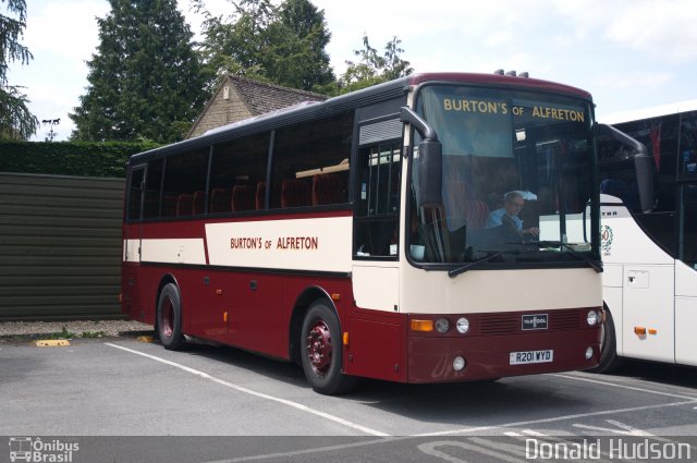 Burton's of Alfreton 201 na cidade de Gloucestershire, Inglaterra, por Donald Hudson. Número da foto: #3115448.