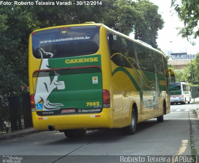 Expresso Caxiense 7002 na cidade de São Paulo, São Paulo, Brasil, por Roberto Teixeira. Número da foto: #3117346.