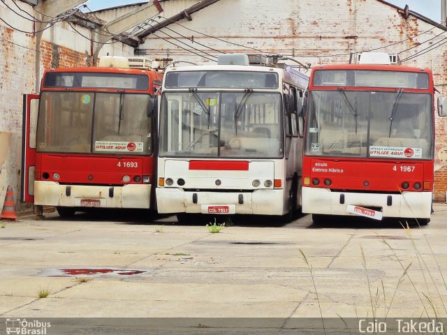 SPBus Transportes Coletivos 4 1693 na cidade de São Paulo, São Paulo, Brasil, por Caio  Takeda. ID da foto: 3119260.