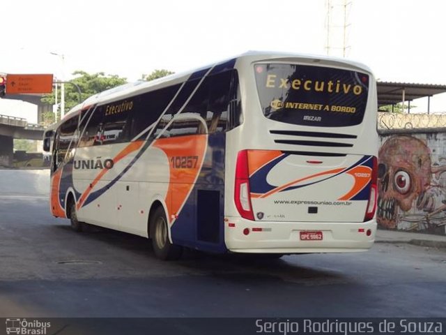Expresso União 10257 na cidade de Rio de Janeiro, Rio de Janeiro, Brasil, por Sergio Rodrigues de Souza. Número da foto: #3121677.