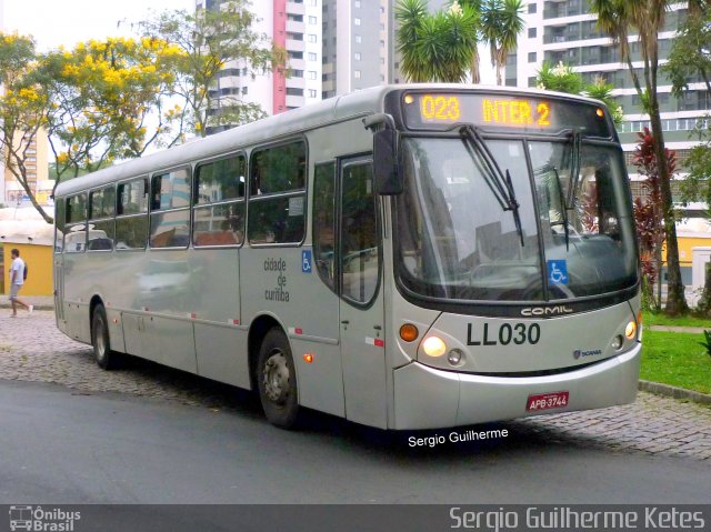 Araucária Transportes Coletivos LL030 na cidade de Curitiba, Paraná, Brasil, por Sergio Guilherme Ketes. ID da foto: 3121137.