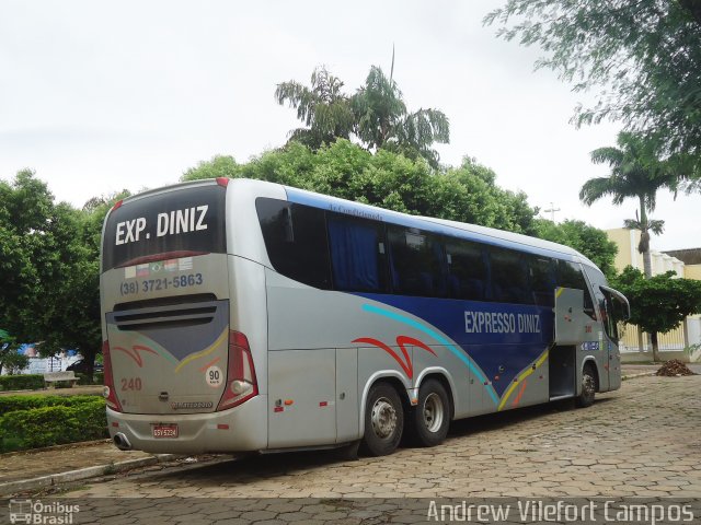 Expresso Diniz 240 na cidade de Pirapora, Minas Gerais, Brasil, por Andrew Campos. ID da foto: 3123183.