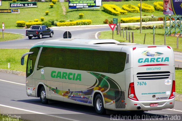 Viação Garcia 7676 na cidade de Pardinho, São Paulo, Brasil, por Fabiano de Oliveira Prado. Número da foto: #3125677.