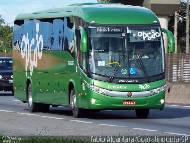 Opção Fretamento e Turismo RJ 632.057 na cidade de Guaratinguetá, São Paulo, Brasil, por Fabio Alcantara. Número da foto: #3127492.