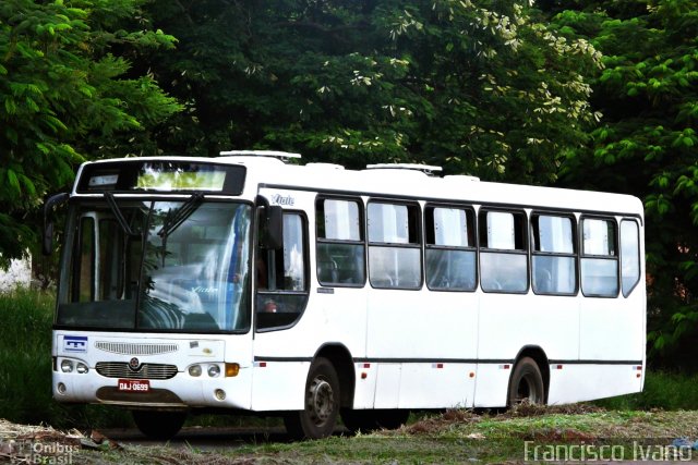 Ônibus Particulares 0699 na cidade de Echaporã, São Paulo, Brasil, por Francisco Ivano. Número da foto: #3200995.