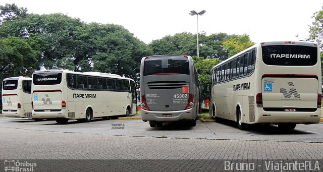 Viação Itapemirim 8207 na cidade de São Paulo, São Paulo, Brasil, por Bruno - ViajanteFLA. Número da foto: #3201329.