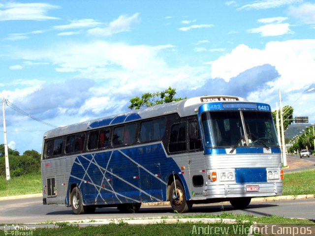 Ônibus Particulares 6483 na cidade de Pirapora, Minas Gerais, Brasil, por Andrew Campos. Número da foto: #3205172.