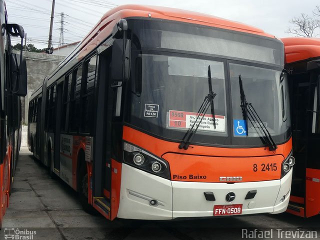 Viação Gato Preto 8 2415 na cidade de São Paulo, São Paulo, Brasil, por Rafael Trevizan. ID da foto: 3211647.