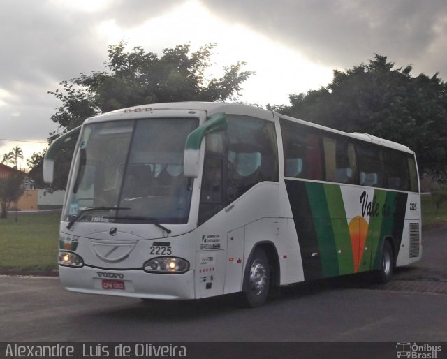 Transportadora Vale do Sol 2225 na cidade de Botucatu, São Paulo, Brasil, por Alexandre  Luis de Oliveira. ID da foto: 3211752.