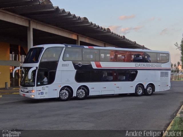 Auto Viação Catarinense 2557 na cidade de Lages, Santa Catarina, Brasil, por André Felipe Mudrei. Número da foto: #3212375.