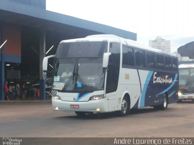 Expresso Executiva 300 na cidade de Porto Alegre, Rio Grande do Sul, Brasil, por André Lourenço de Freitas. Número da foto: #3215905.