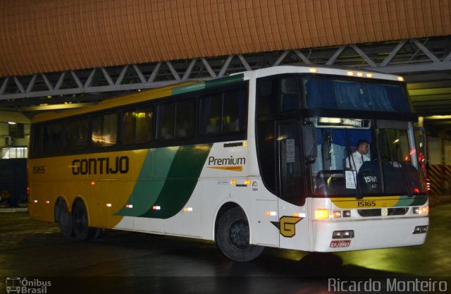 Empresa Gontijo de Transportes 15165 na cidade de Rio de Janeiro, Rio de Janeiro, Brasil, por Ricardo Silva Monteiro. ID da foto: 3181262.