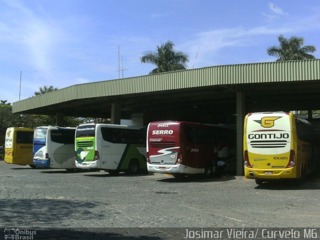 Empresa Gontijo de Transportes 18085 na cidade de Curvelo, Minas Gerais, Brasil, por Josimar Vieira. ID da foto: 3224343.