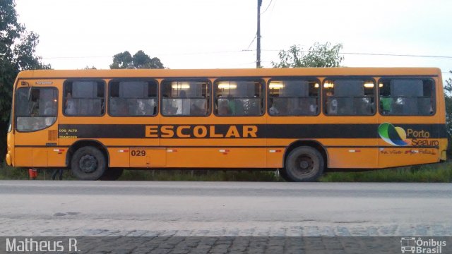 Escolares 029 na cidade de Porto Seguro, Bahia, Brasil, por Matheus Rocha Santiago. Número da foto: #3225131.
