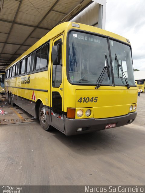 Viação Itapemirim 41045 na cidade de Brasília, Distrito Federal, Brasil, por Marcos Sá Carneiro. ID da foto: 3229523.