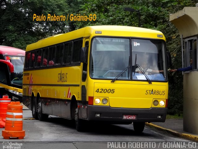 Viação Itapemirim 42005 na cidade de São Paulo, São Paulo, Brasil, por Paulo Roberto de Morais Amorim. Número da foto: #3236099.