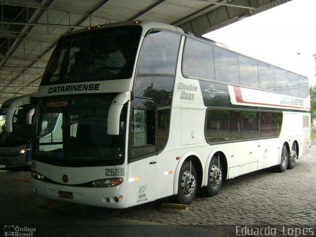 Auto Viação Catarinense 2555 na cidade de Balneário Camboriú, Santa Catarina, Brasil, por Eduardo  Lopes. Número da foto: #3241730.