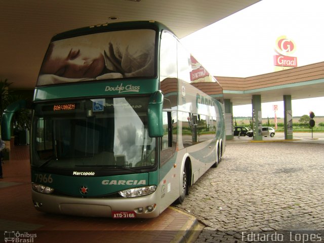 Viação Garcia 7966 na cidade de Santa Cruz do Rio Pardo, São Paulo, Brasil, por Eduardo  Lopes. Número da foto: #3245921.