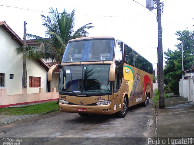 Poloni Turismo 3200 na cidade de Ubatuba, São Paulo, Brasil, por Pedro Locatelli. Número da foto: #3248151.