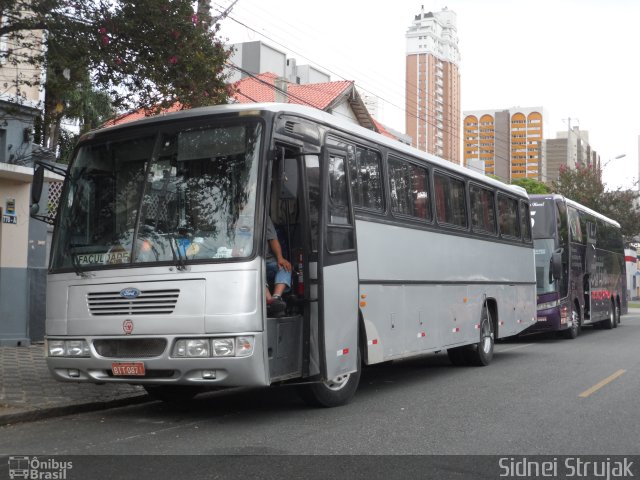 Ônibus Particulares  na cidade de Curitiba, Paraná, Brasil, por Sidnei Machado Strujak. Número da foto: #3187224.