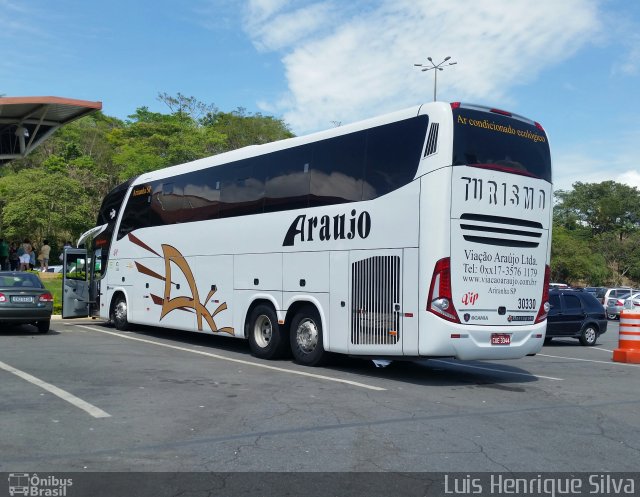 Viação Araujo 30330 na cidade de Aparecida, São Paulo, Brasil, por Luis Henrique Silva. Número da foto: #3190374.