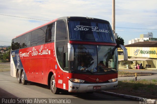 Expresso São Luiz 6880 na cidade de Cuiabá, Mato Grosso, Brasil, por Paulo Sergio Alves Venancio. ID da foto: 3197846.