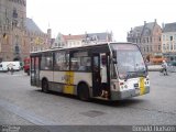 De Lijn 2713 na cidade de Bruges, West Flanders, Bélgica, por Donald Hudson. ID da foto: :id.