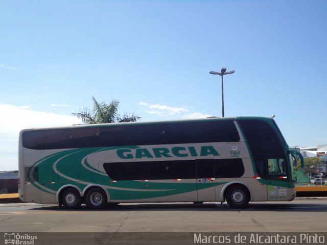 Viação Garcia 7164 na cidade de Londrina, Paraná, Brasil, por Marcos de Alcantara Pinto. Número da foto: #3274986.