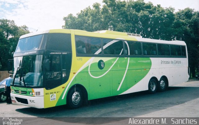Expresso Princesa dos Campos 4910 na cidade de Ponta Grossa, Paraná, Brasil, por Alexandre M.  Sanches. Número da foto: #3277171.