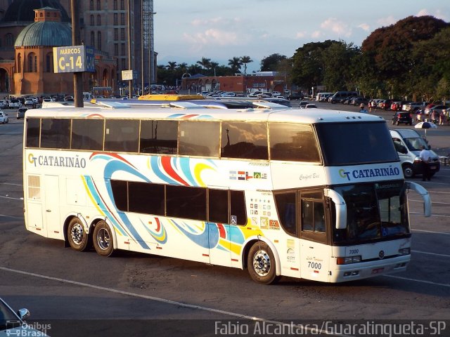 Catarinão Turismo 7000 na cidade de Aparecida, São Paulo, Brasil, por Fabio Alcantara. Número da foto: #3282697.