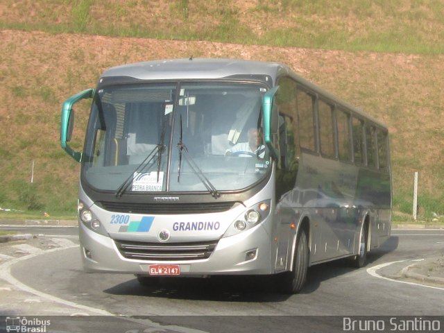 Grandino Transportes 2300 na cidade de Taboão da Serra, São Paulo, Brasil, por Bruno Santino. Número da foto: #3286743.