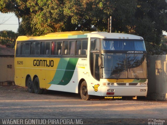 Empresa Gontijo de Transportes 15295 na cidade de Pirapora, Minas Gerais, Brasil, por Wagner Gontijo Várzea da Palma-mg. ID da foto: 3288770.