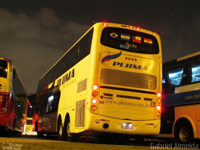 Pluma Conforto e Turismo 7011 na cidade de São Paulo, São Paulo, Brasil, por Gabriel Almeida. Número da foto: #3292807.