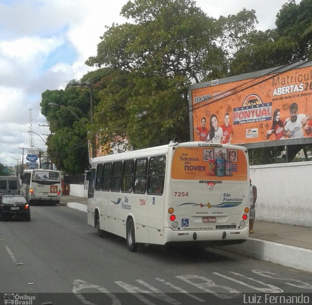 Empresa São Francisco 7254 na cidade de Maceió, Alagoas, Brasil, por Luiz Fernando. ID da foto: 3297533.