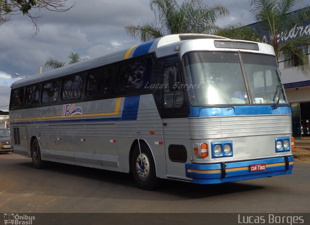 Ônibus Particulares 7360 na cidade de Araxá, Minas Gerais, Brasil, por Lucas Borges . ID da foto: 3298250.