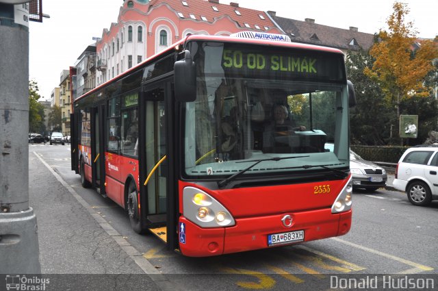 Dopravný Podnik Bratislava 2333 na cidade de Bratislava II, Bratislava, Eslováquia, por Donald Hudson. Número da foto: #3301414.