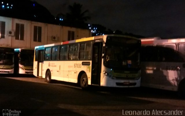 Viação Verdun B71030 na cidade de Rio de Janeiro, Rio de Janeiro, Brasil, por Leonardo Alecsander. Número da foto: #3314287.