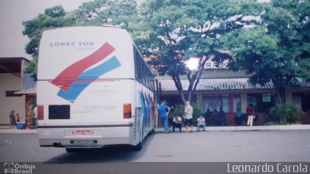 Lopes Tur Turismo 1070 na cidade de Santo Antônio de Posse, São Paulo, Brasil, por Leonardo Carola. Número da foto: #3313419.