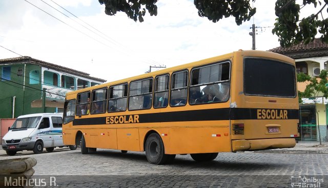 Escolares 1915 na cidade de Porto Seguro, Bahia, Brasil, por Matheus Rocha Santiago. Número da foto: #3316406.