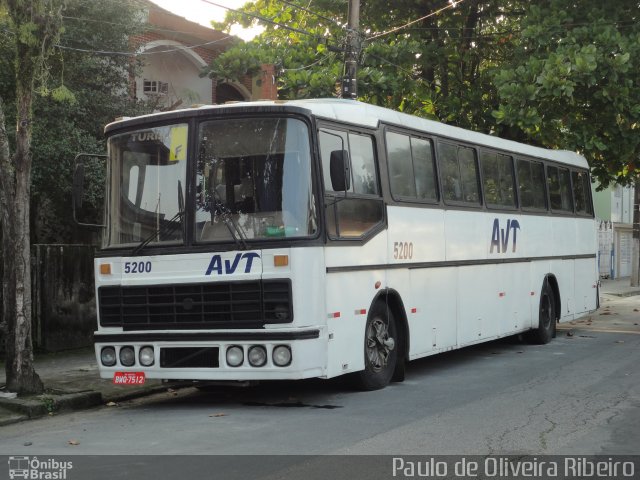 AVT Turismo e Fretamento 5200 na cidade de Cubatão, São Paulo, Brasil, por Paulo de Oliveira Ribeiro. ID da foto: 3321189.