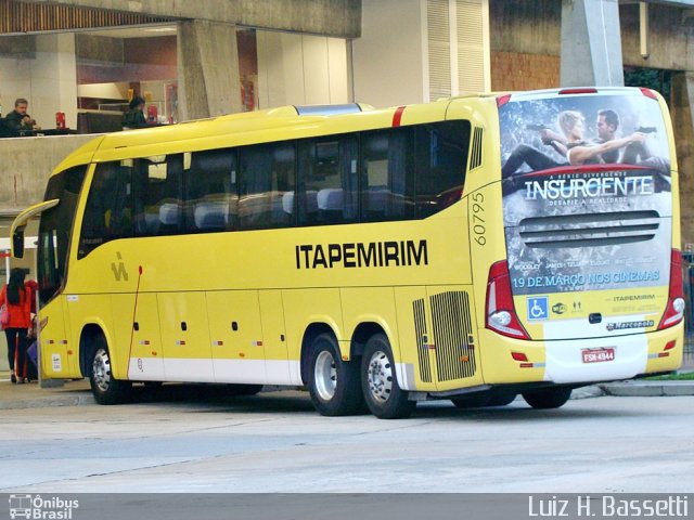 Viação Itapemirim 60795 na cidade de Curitiba, Paraná, Brasil, por Luiz H. Bassetti. Número da foto: #3324182.