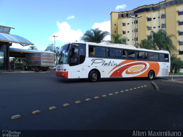 Viação Platina 9370 na cidade de Campinas, São Paulo, Brasil, por Allen Maximiliano. Número da foto: #3265388.