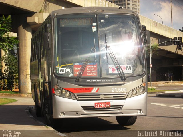 Viação Osasco 21.500 na cidade de Osasco, São Paulo, Brasil, por Gabriel Almeida. Número da foto: #3266456.