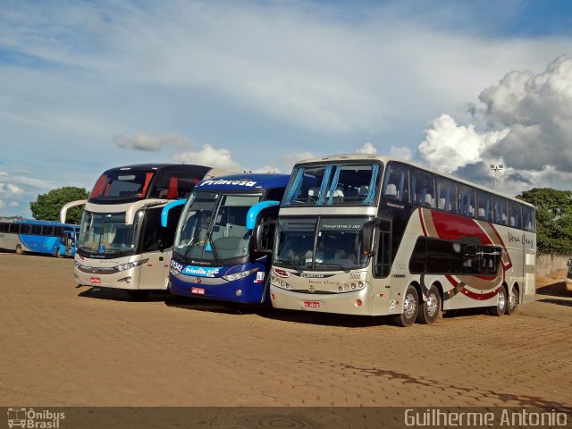 Vera Cruz Transporte e Turismo 2000 na cidade de Araxá, Minas Gerais, Brasil, por Guilherme Antonio. Número da foto: #3265795.