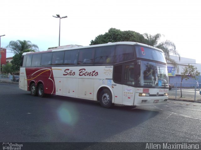 Viação São Bento Ribeirão Preto 1470 na cidade de Uberaba, Minas Gerais, Brasil, por Allen Maximiliano. Número da foto: #3267105.