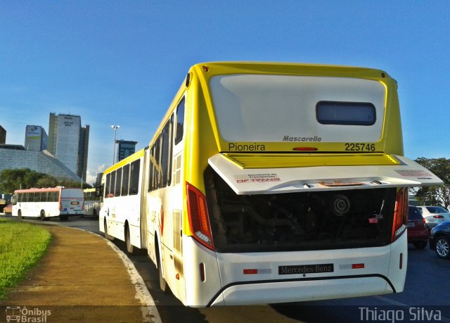 Viação Pioneira 225746 na cidade de Brasília, Distrito Federal, Brasil, por Thiago Silva . Número da foto: #3347835.