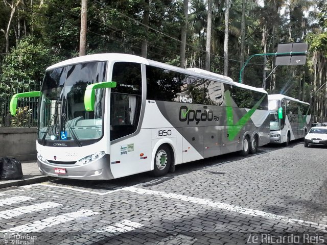 Nova Opção Turismo 1850 na cidade de Petrópolis, Rio de Janeiro, Brasil, por Zé Ricardo Reis. Número da foto: #3350590.