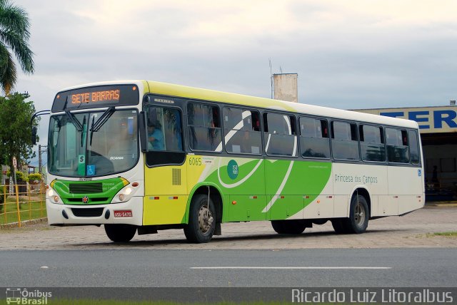 Expresso Princesa dos Campos 6065 na cidade de Registro, São Paulo, Brasil, por Ricardo Luiz. ID da foto: 3353739.