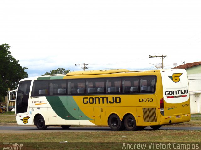 Empresa Gontijo de Transportes 12070 na cidade de Pirapora, Minas Gerais, Brasil, por Andrew Campos. ID da foto: 3355292.